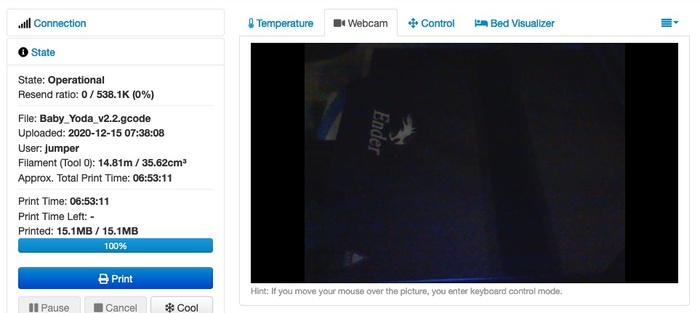 Vue de la webcam avant, l'image est sombre